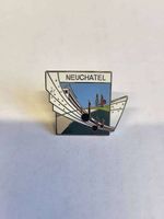 Pin's ville de Neuchâtel musique vintage