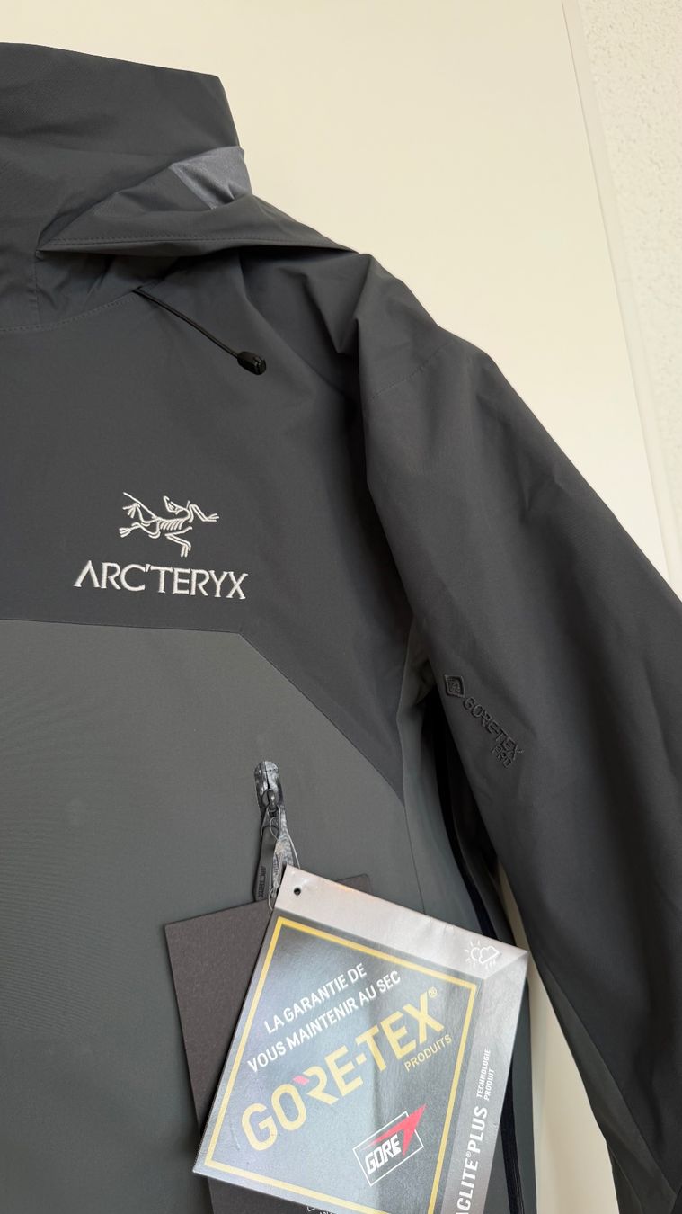 Arcteryx Giacche: Arcteryx Beta AR Jacke Grösse L – Nuovo e nell'imballaggio originale da Waldkirch venduto da SuisseArchiveShop 2