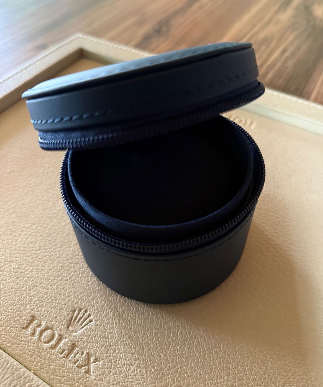 Ulysse Nardin Orologi: Ulysse Nardin / Pouch / Etui – Nuovo (secondo la descrizione) da Horw venduto da Richmond_Watches 2
