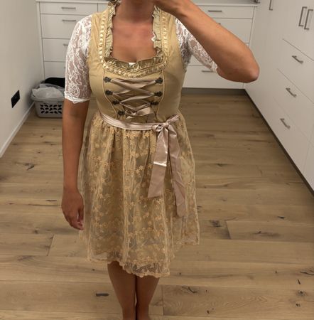 Dirndl Grösse 38