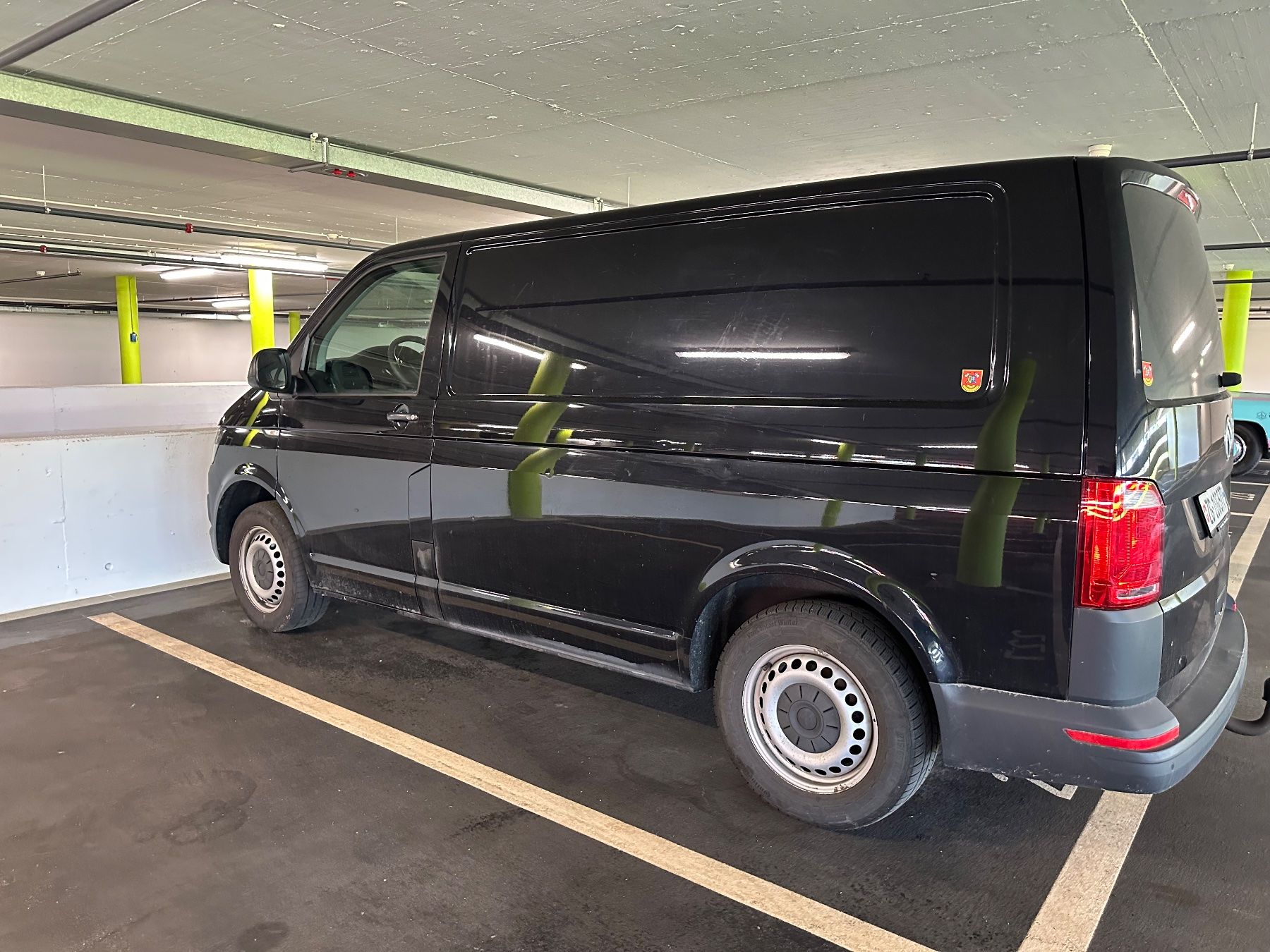 VW Autos: VW Bus T6 Allrad Schalter Diesel – Gebraucht aus Baar von Swordwalhalla 6
