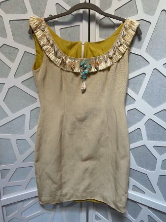 Jolie robe en soie avec coquillages XS