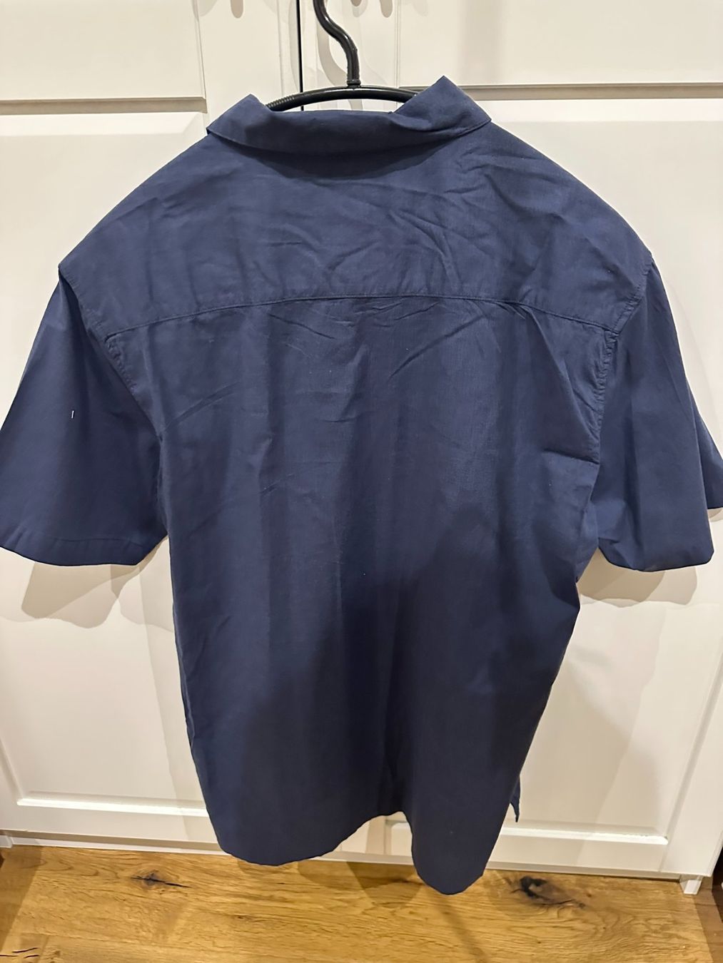 Camicie: Kurzarm Hemd Weiss/Dunkelblau Gr. M – Usato da Rain venduto da naeck 1