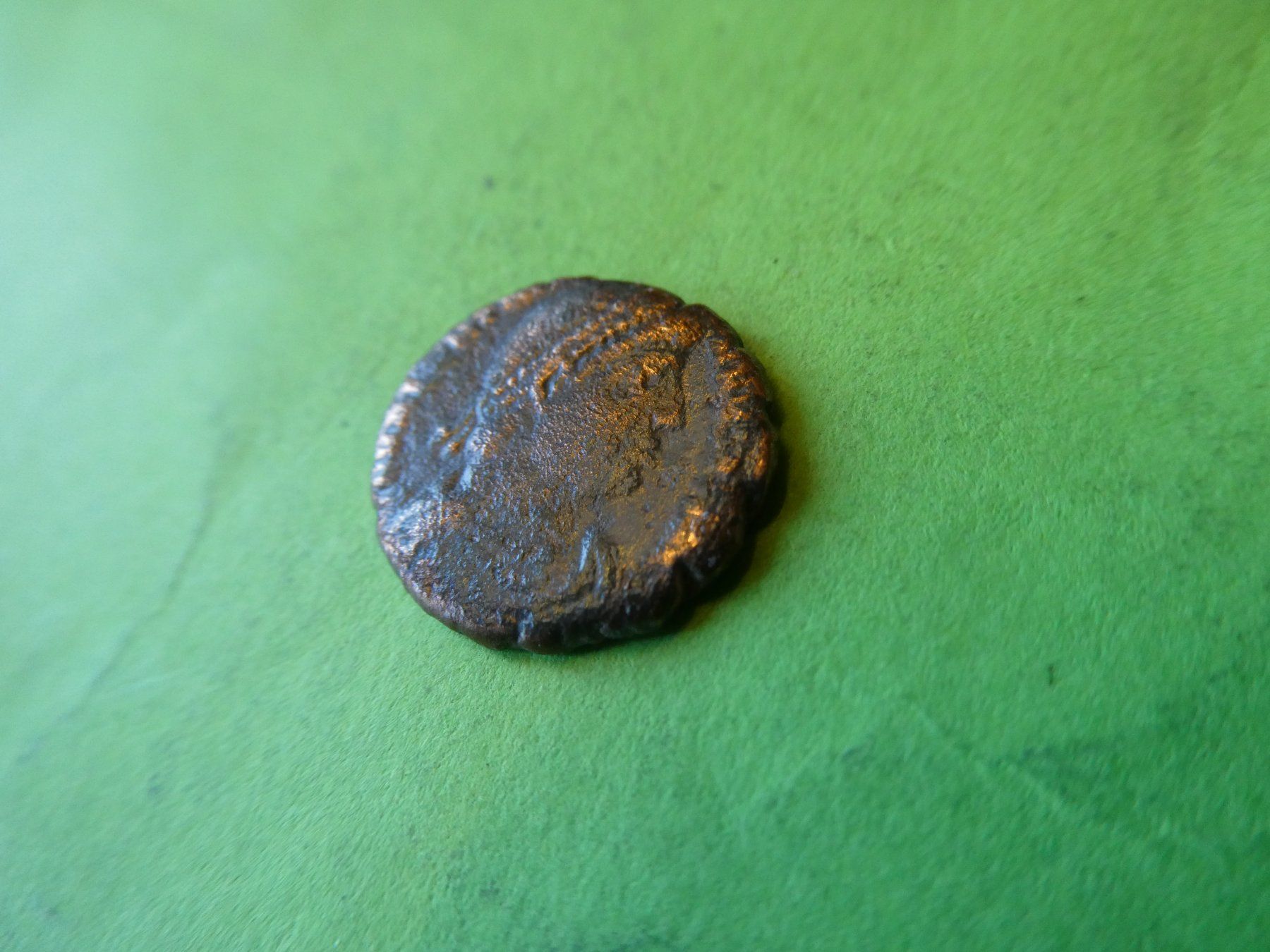 Tutti le monete: uralte  Bronzemünze    16 mm   2.58 g – Usato da Hinterforst venduto da Rohusri 1