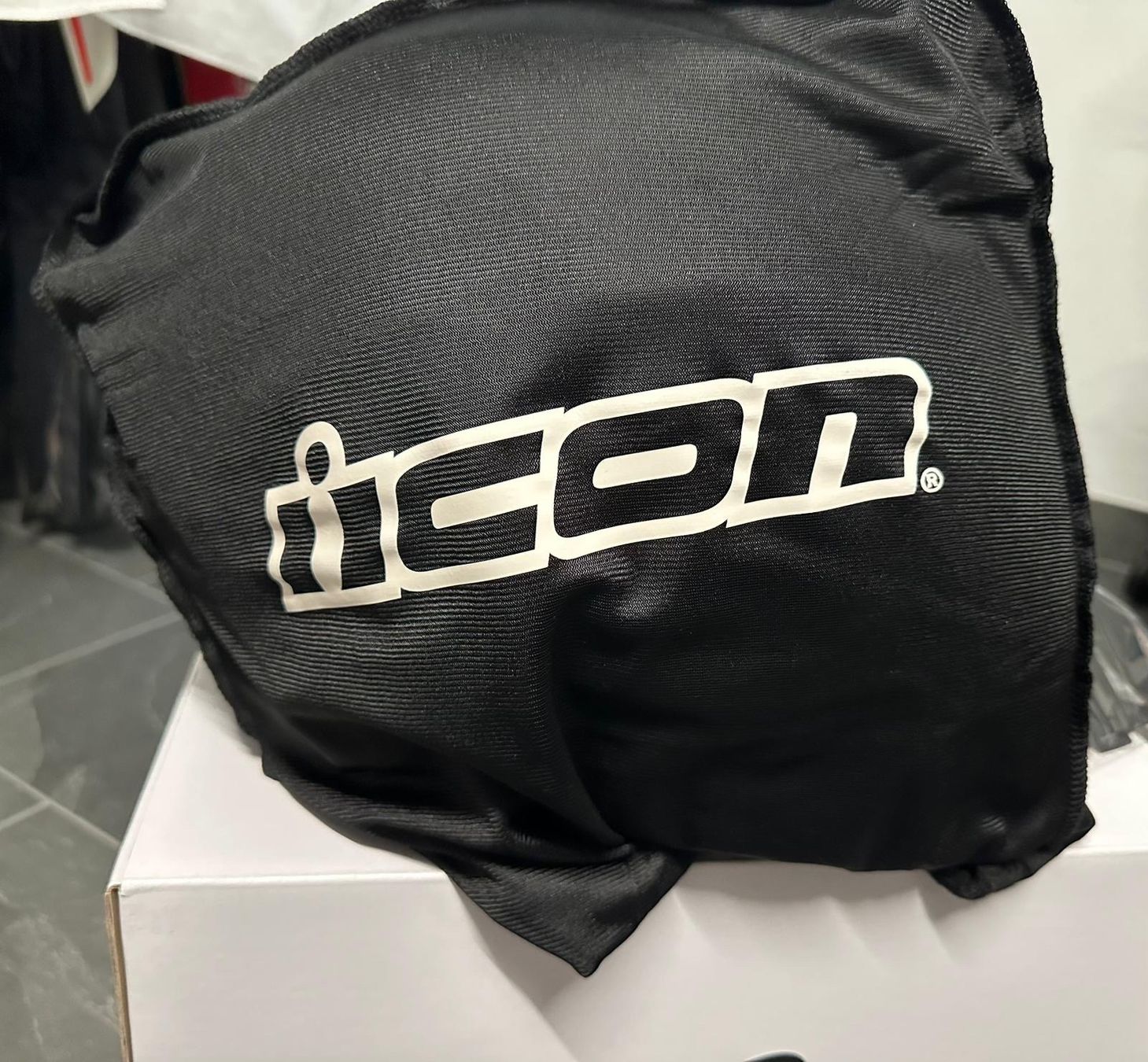 Icon Caschi & visiere: ICON Motorradhelm Neu Gr.L – Nuovo e nell'imballaggio originale da Unterseen venduto da sunnybiene 7