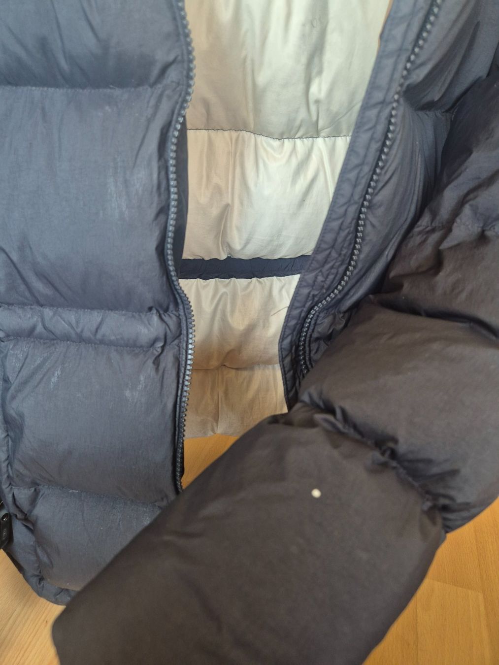 Gant Giacche: GANT schwarze Daunenjacke medium – Usato da Zunzgen venduto da Kofi7 4