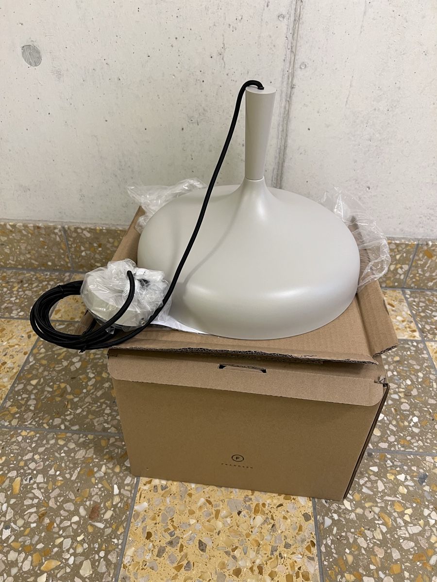 Lampadari & plafoniere: New & Stylish Table Lamp - Modern Design, Grey – Nuovo e nell'imballaggio originale da Wädenswil venduto da crazysailor 4
