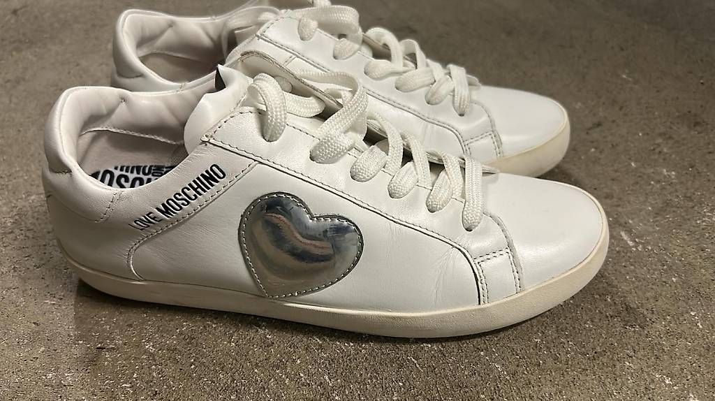 Scarpe da donna: Scarpe Moschino – Usato da Bellinzona venduto da SammlerTI