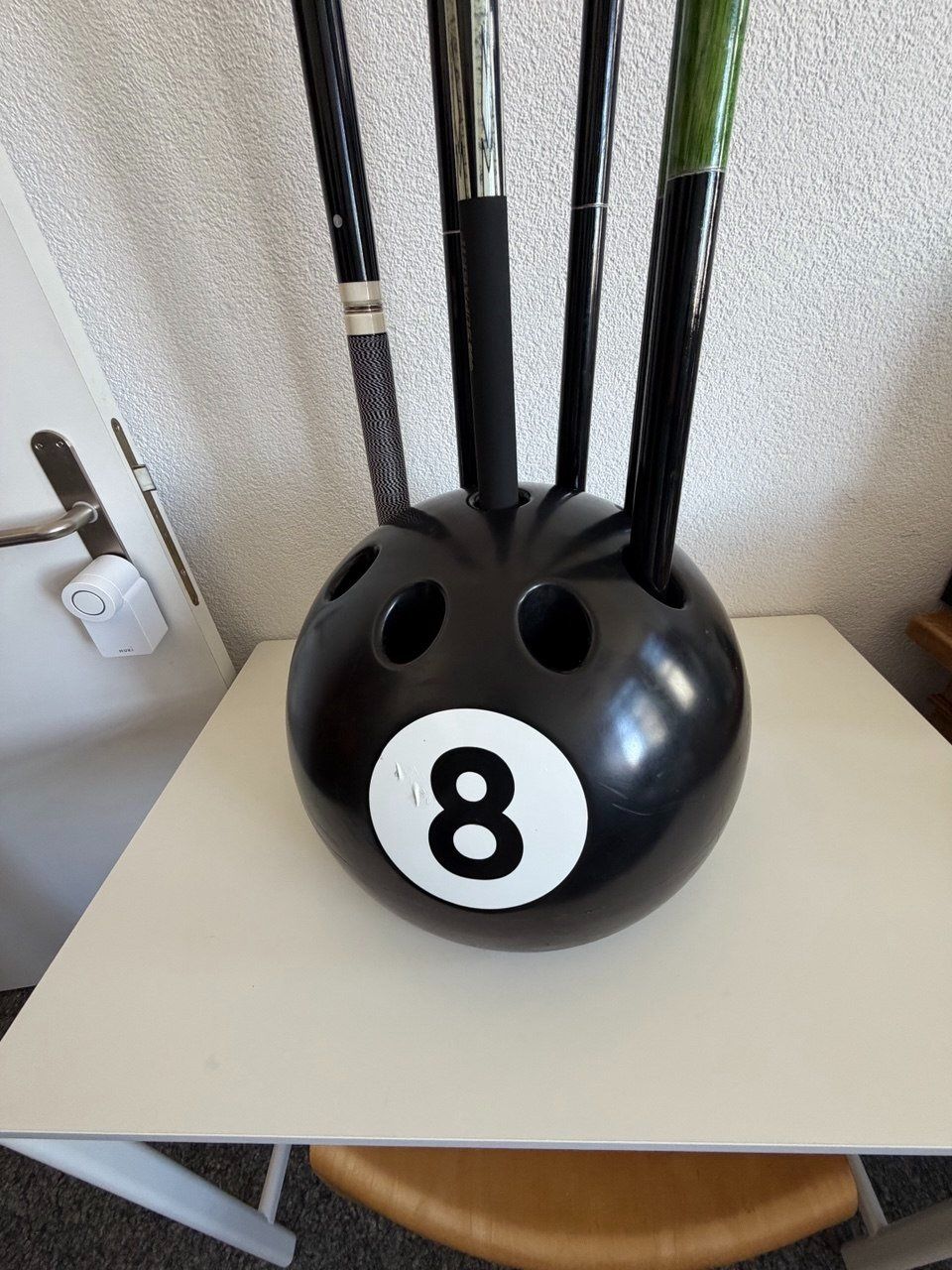 Altro in Decorazioni & Accessori: Queue-Ständer 8-Ball Kugelform - Billard Queuehalter – Usato da Brüttisellen venduto da itprofisgroup 2