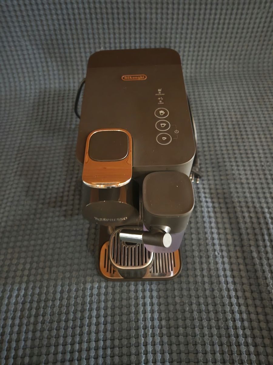 De'Longhi Kaffeemaschinen & Espressomaschinen: Nesspresso DeLonghi Coffee Machine – Gebraucht aus Ins von dzi_cgk6 3