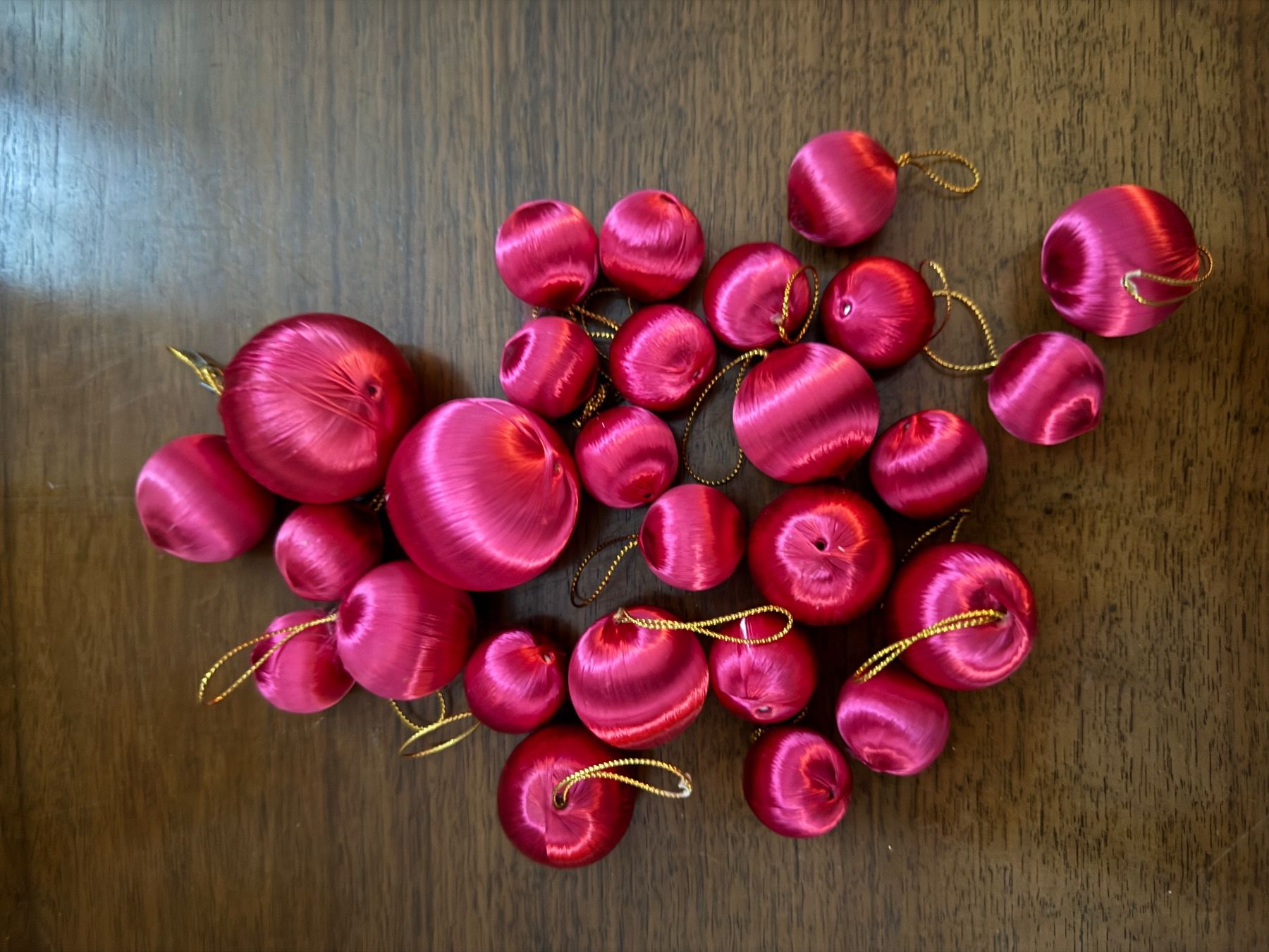 Tutte le decorazioni: Weihnachtskugeln Set Seidenglanz bunt diverse Grössen – Usato da Erstfeld venduto da Mario_boe0 3