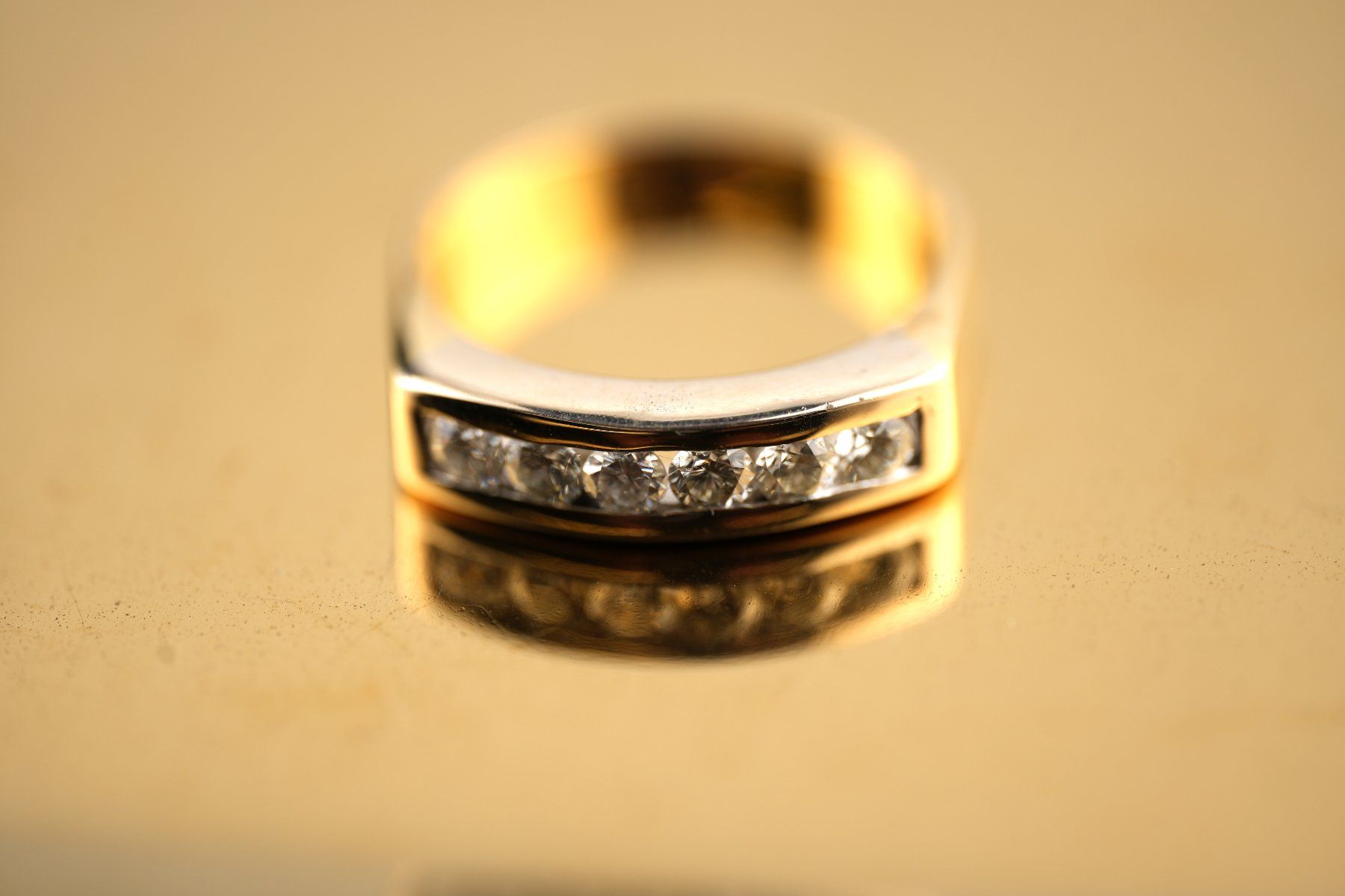 Ringe: Goldring 18K mit 6 Diamanten – Gebraucht aus Basel von Vip24 5