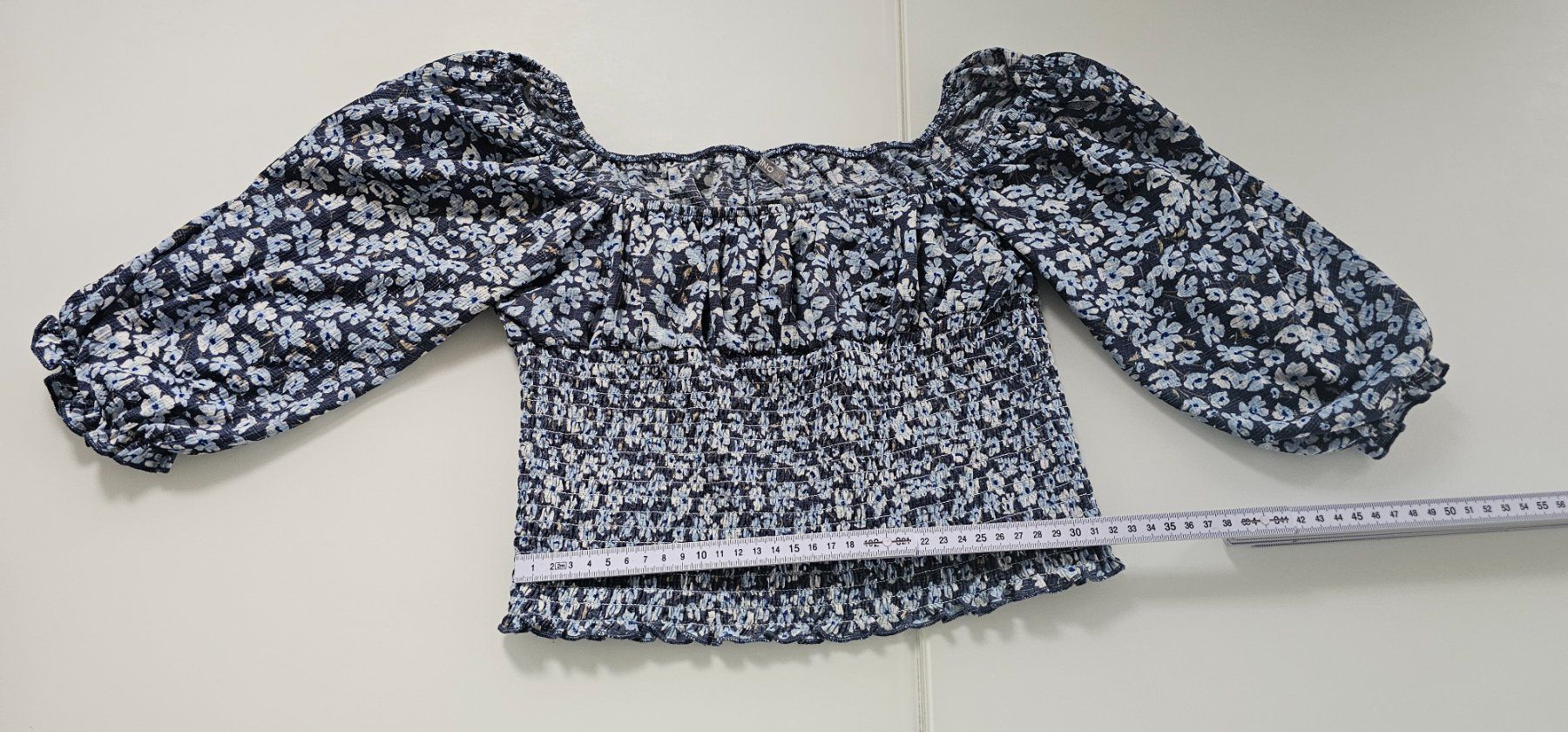 Blusen: Schicke Bluse mit Blumenmuster, Grösse M, neuwertig! – Gebraucht aus Azmoos von Jadejo 1