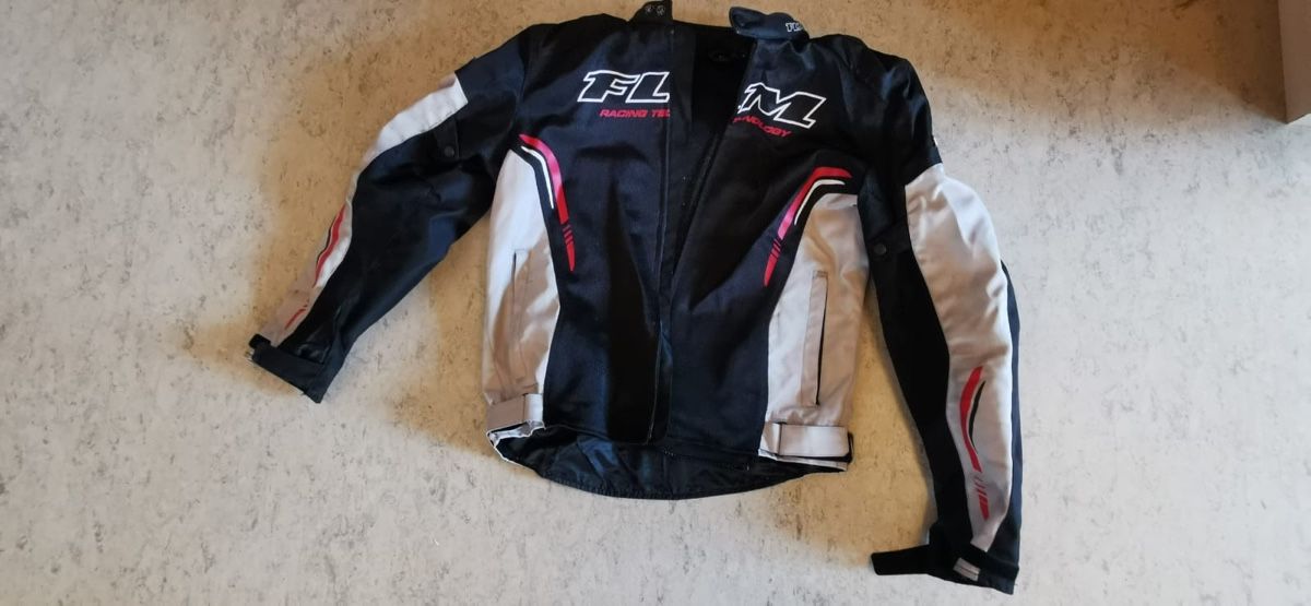 Lotti di vestiti: Motorrad Kombi Gr. XL  – Usato da Sommeri venduto da L.DiNi