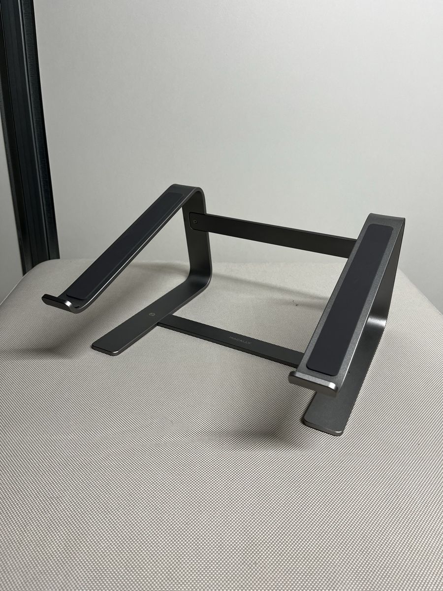 Apple Racks & Ständer: Notebook Ständer Mcally – Gebraucht aus Oensingen von catching-donuts
