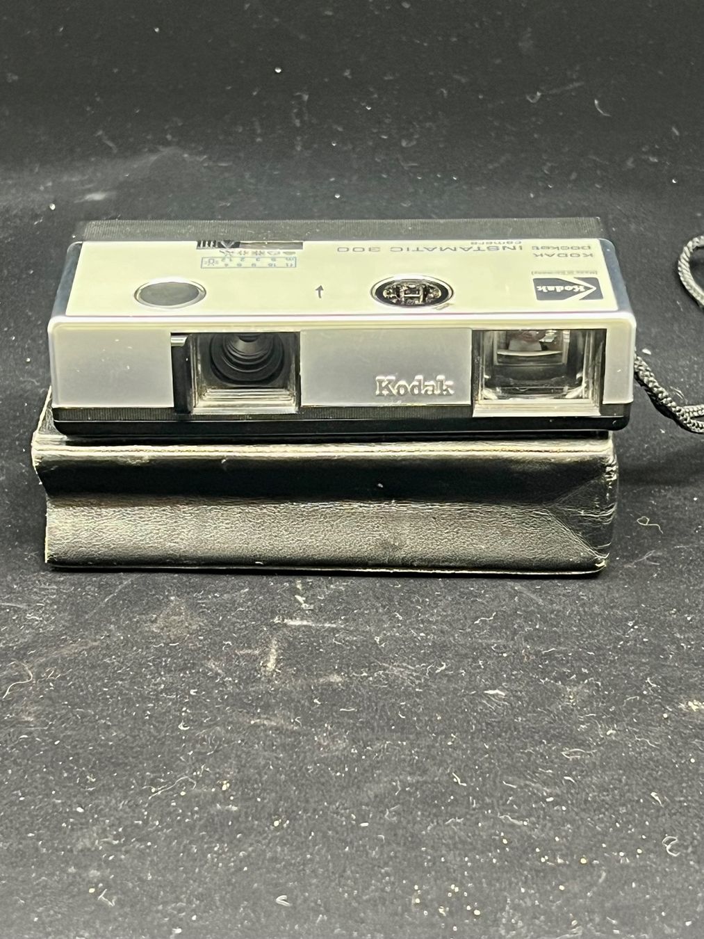 Kodak Fotocamera: Kodak Pocket Instamatic 300 avec housse – Usato da Sion venduto da ROBY_ROBY_ROBY