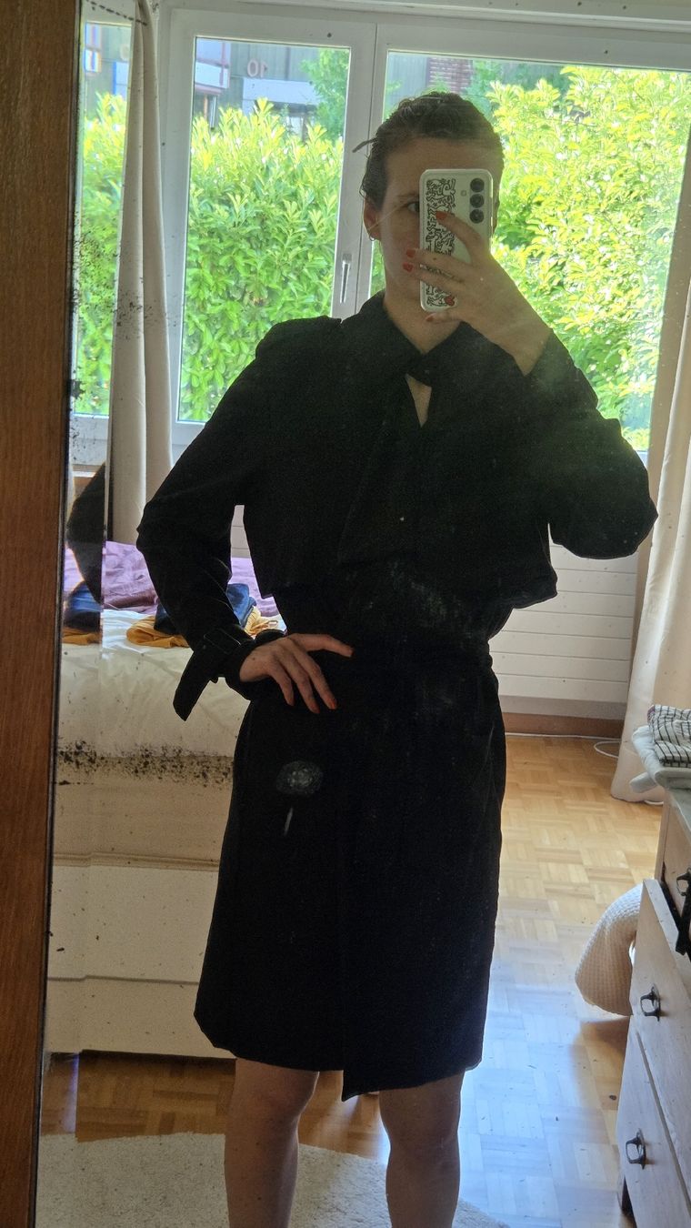 H&M Manteaux: Schwarzer Trenchcoat - H&M – D'occasion à Zürich par jul_l28v 2