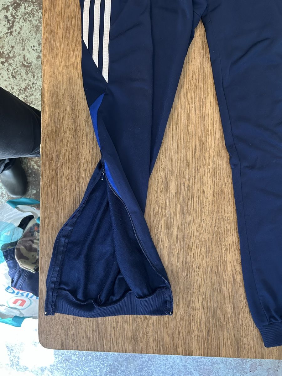 Adidas Hosen: Adidas Trainerhose Blau – Gebraucht aus Bern von nih_yc57 1