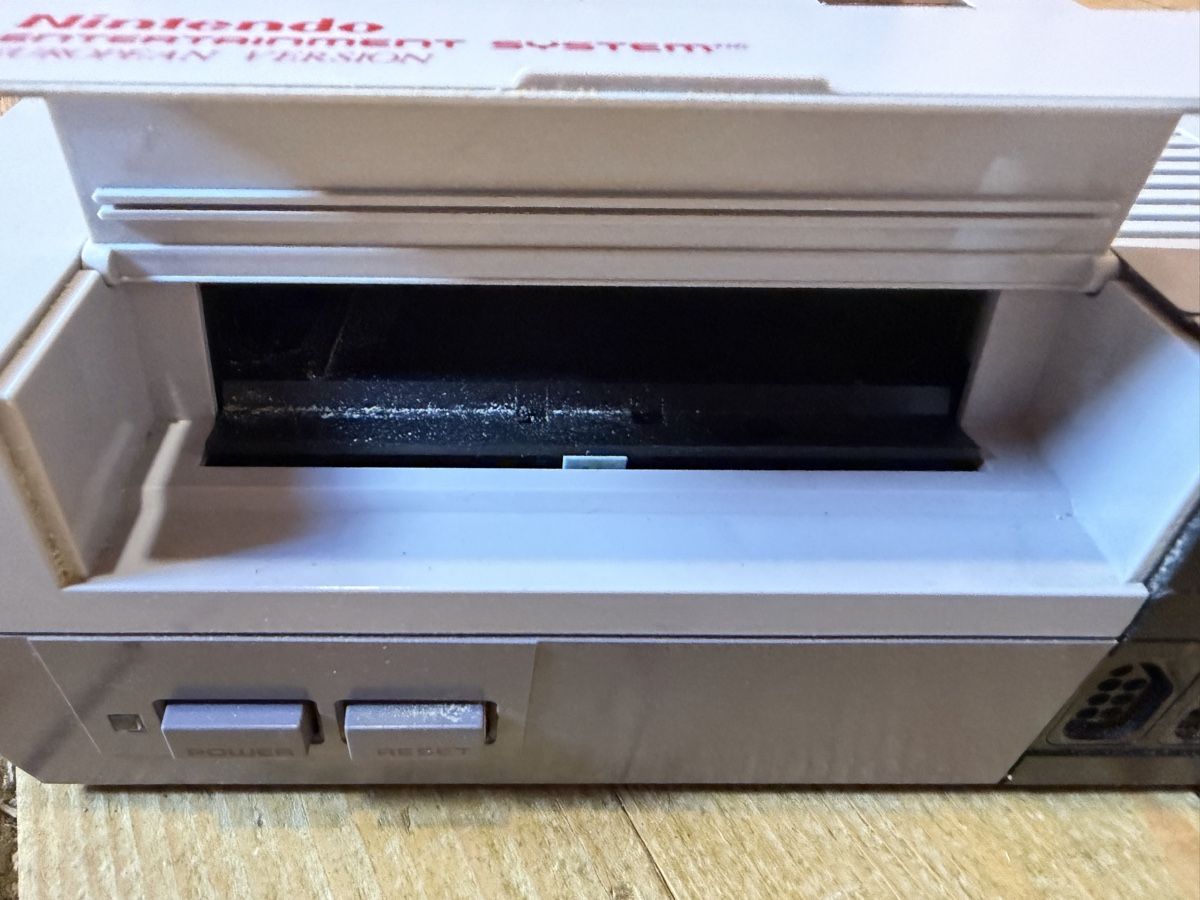 Nintendo Konsolen: Nintendo NES – Defekt aus Brienz BE von soto718 3