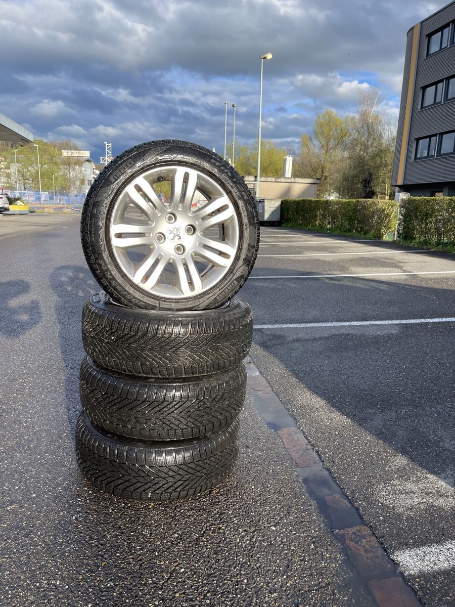 Pirelli Pneus & Kompletträder: Peugeot Pneu – Gebraucht aus Kölliken von oingi72