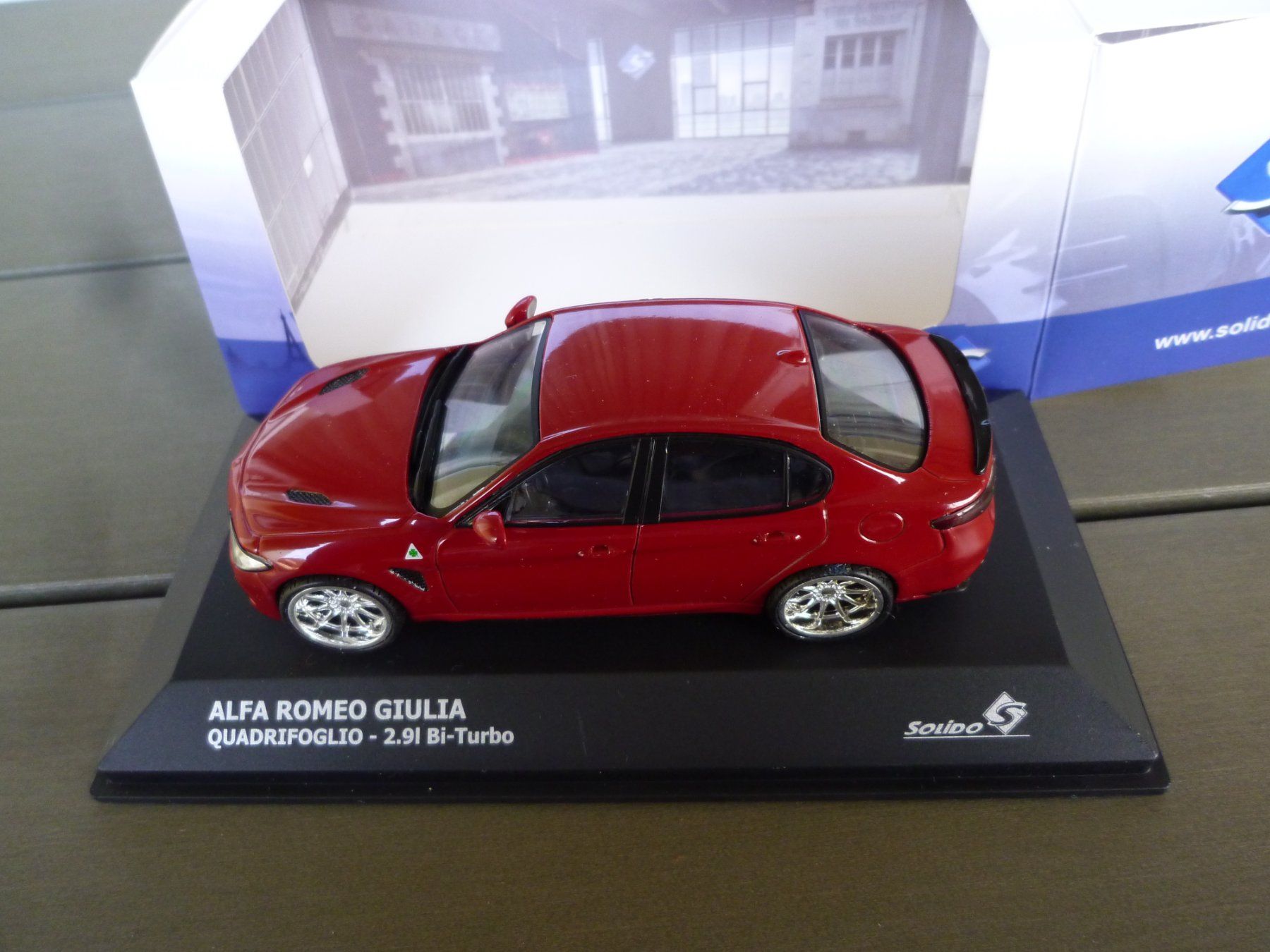 Alfa Romeo Modellini d'auto: Alfa Romeo Giulia QV "Tuning" – Nuovo e nell'imballaggio originale da Flawil venduto da Imperiosud 4