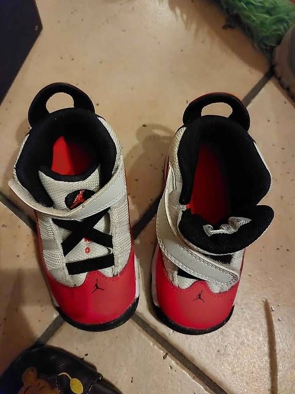 Scarpe per ragazzi: Chaussures enfants tailles 22-23 – Usato da Cheseaux-Lausanne venduto da dia_m5kw 8