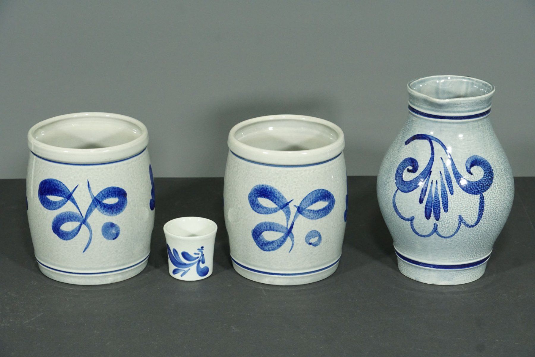 Set di piatti: 4 nostalgische Gefässe mit Blaumalerei – Usato da Meggen venduto da Brockitare 1