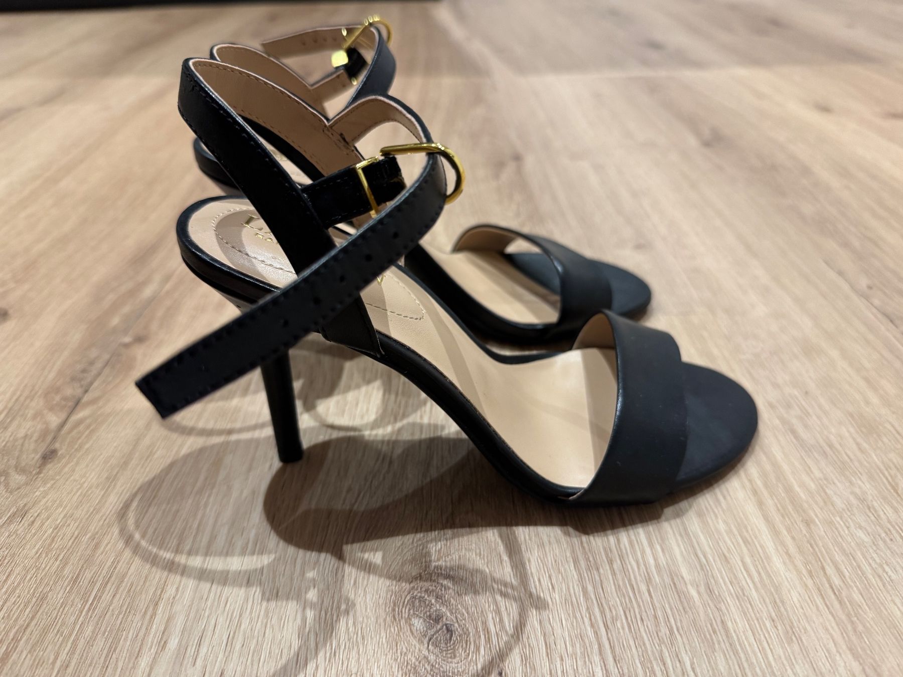 Ralph Lauren Scarpe da donna: Ralph Lauren Damen Sandalen – Usato da St. Antoni venduto da maria..castro