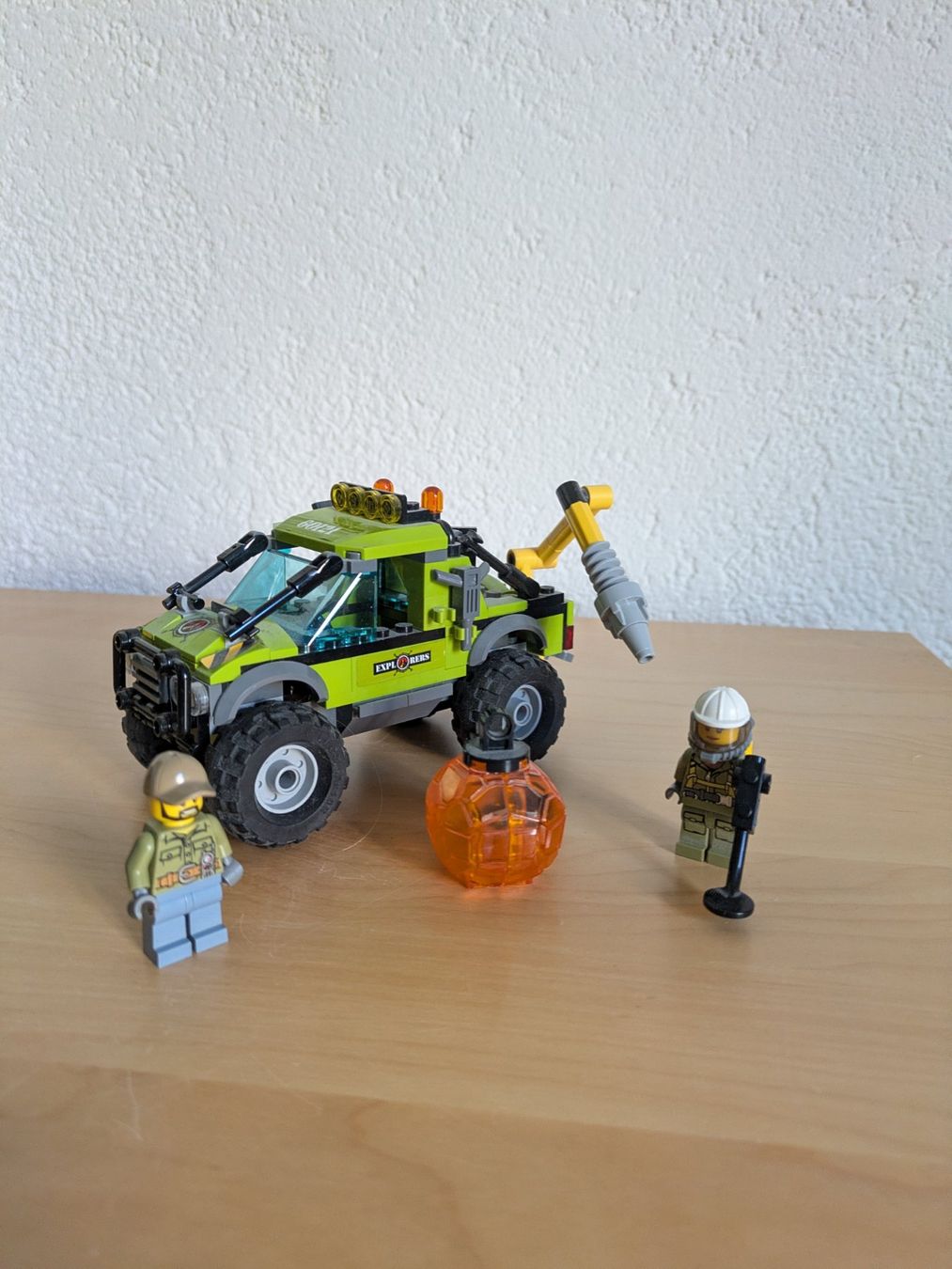 Lego Spielzeuge: LEGO City 60121 Vulkan-Forschingstruck – Gebraucht aus winterthur von dsy_grj8