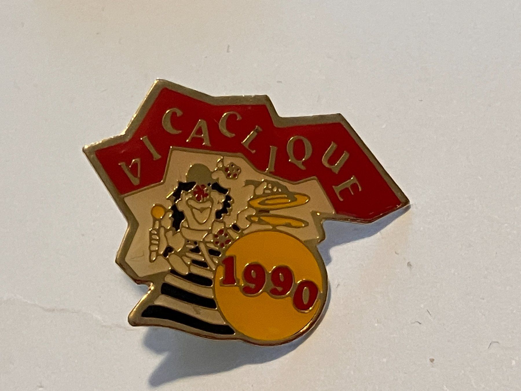 Placchette & Badge: 1 Pin Vicaclique 1990 – Usato da Basel venduto da djwwpp