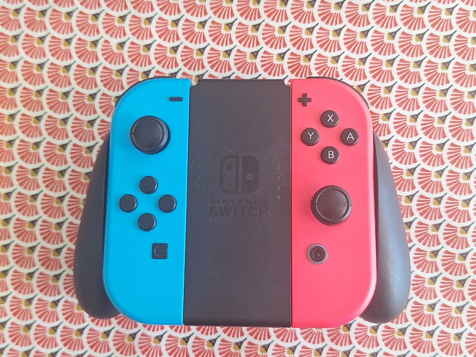 Nintendo Console: Console Nintendo Switch avec tous accessoires. Bon état. – Usato da Genève venduto da ale_7l66 3