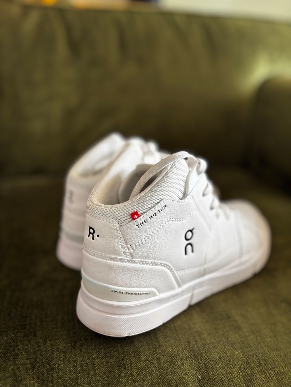 On Scarpe da uomo: On The Roger Sneaker, Weiss, Grösse 44 – Nuovo (secondo la descrizione) da Herrliberg venduto da Tcardo 5