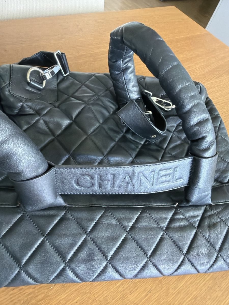 Chanel Taschen für Damen: Elegant Chanel Quilted Leather Handbag – Gebraucht aus Geneve von esp_8rbh 4