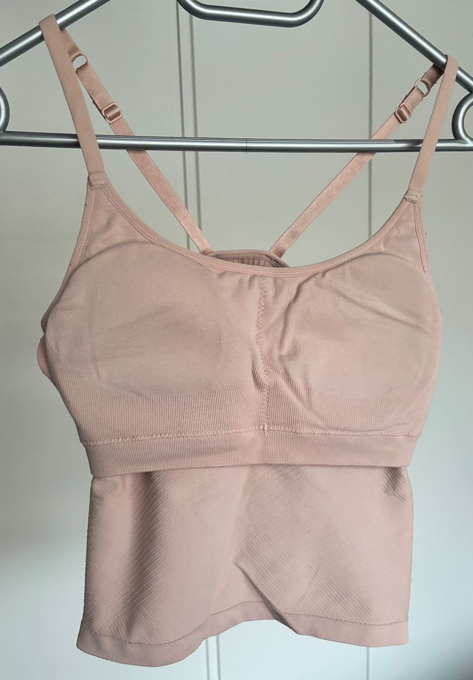 H&M T-shirt: Sportshirt H&M – Nuovo (secondo la descrizione) da Winterthur venduto da noriina 1