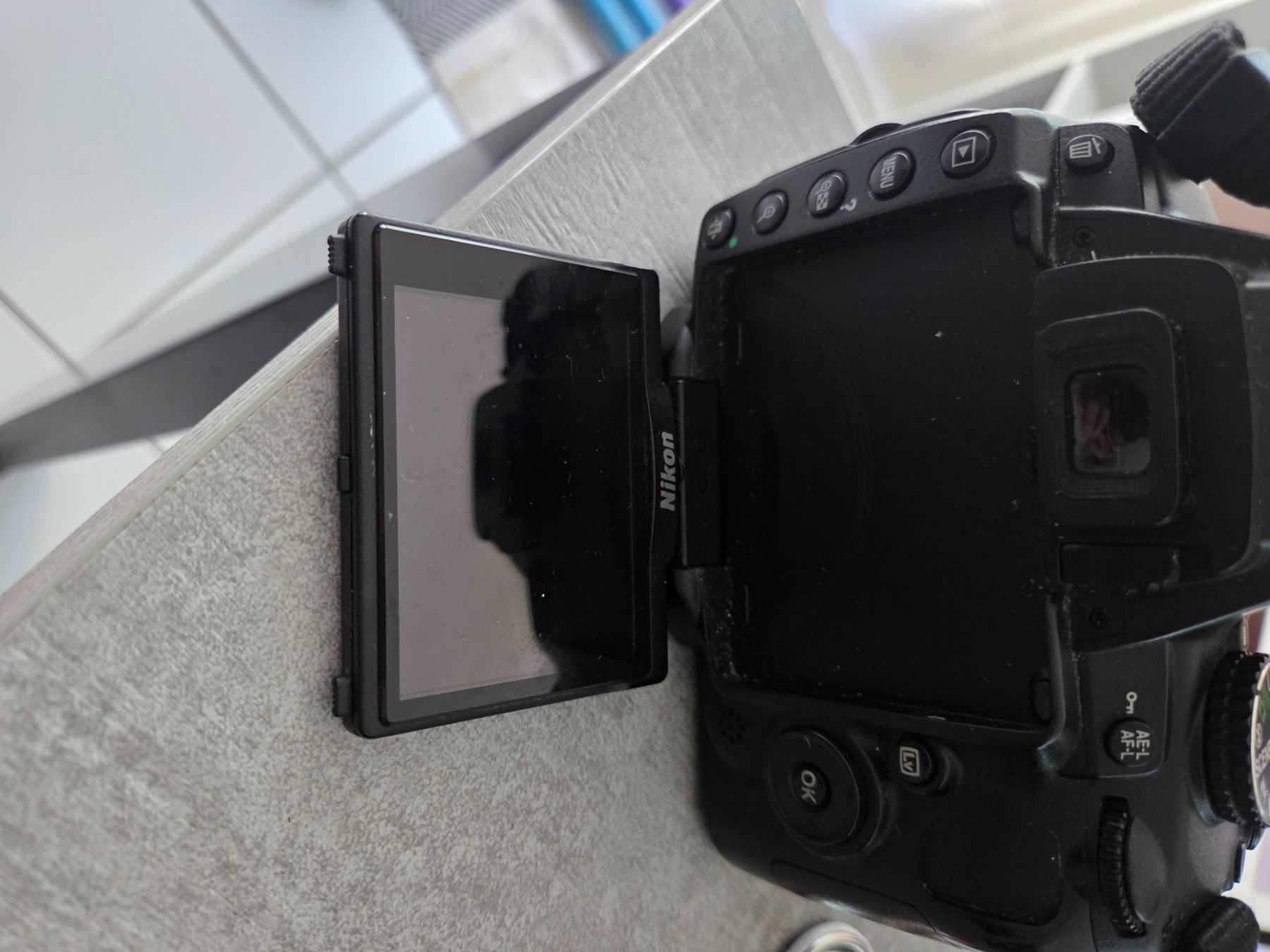 Nikon Fotocamera: A vendre boîtier reflex numérique Nikon D5000 et objectif – Usato da Plan-les-Ouates venduto da gon_vrj8 2