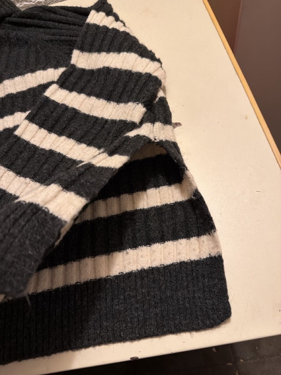 H&M Maglioni & Felpe: Damen Pullover H&M gestreift mit Rollkragen Grösse M – Usato da Luzern venduto da Lorena.haj 1