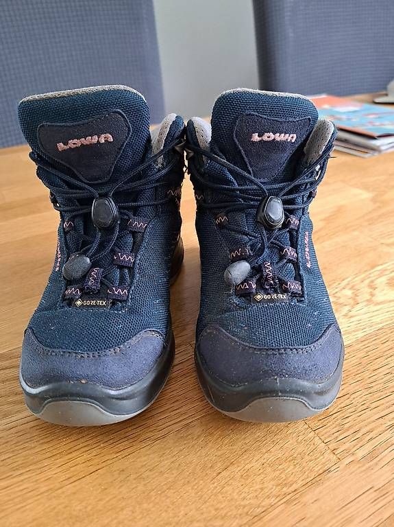 Lowa Scarpe da uomo: Lowa Kinderwanderschuh 28 – Usato da Tann venduto da Monia87 1