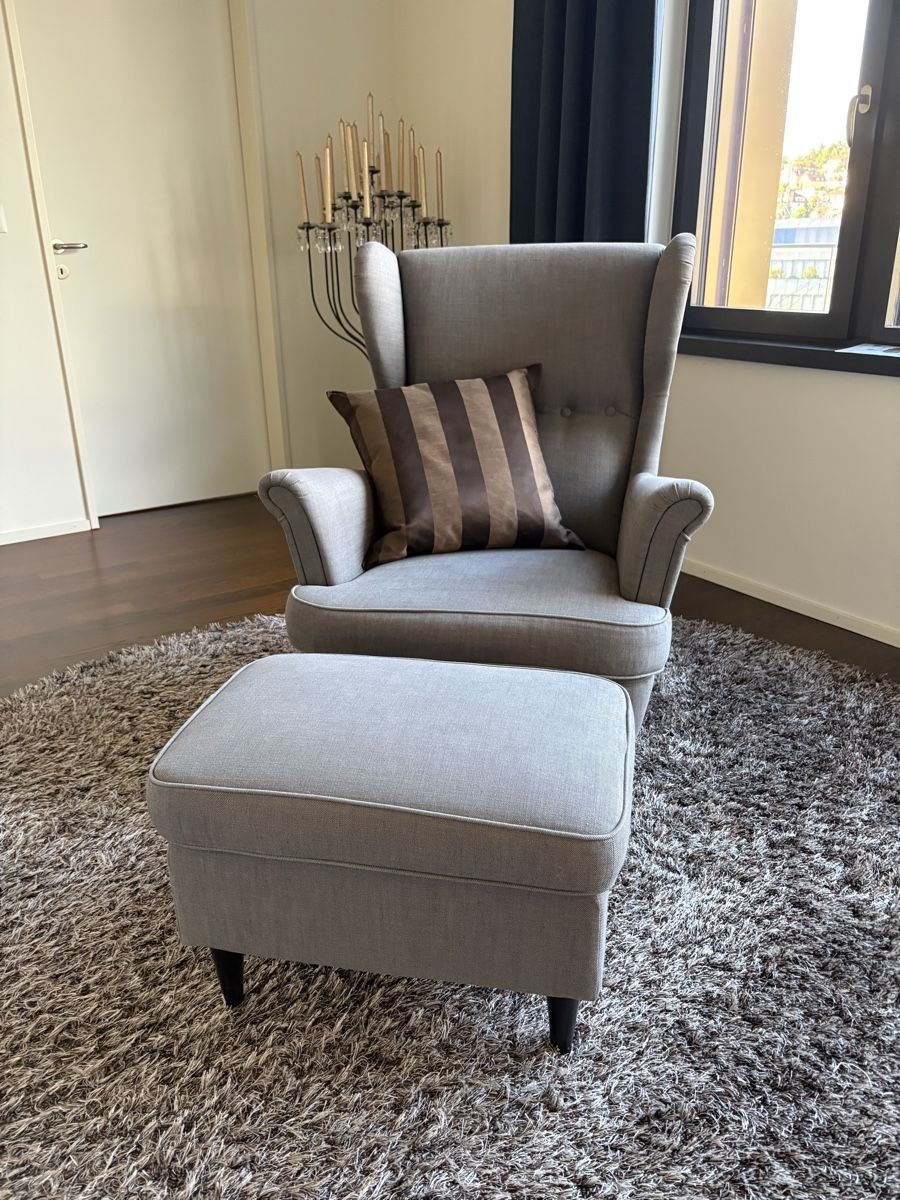 Ikea Sessel: Sessel + Hocker / Strandmon / Ikea / Grau – Gebraucht aus Zürich von seb_8rsb