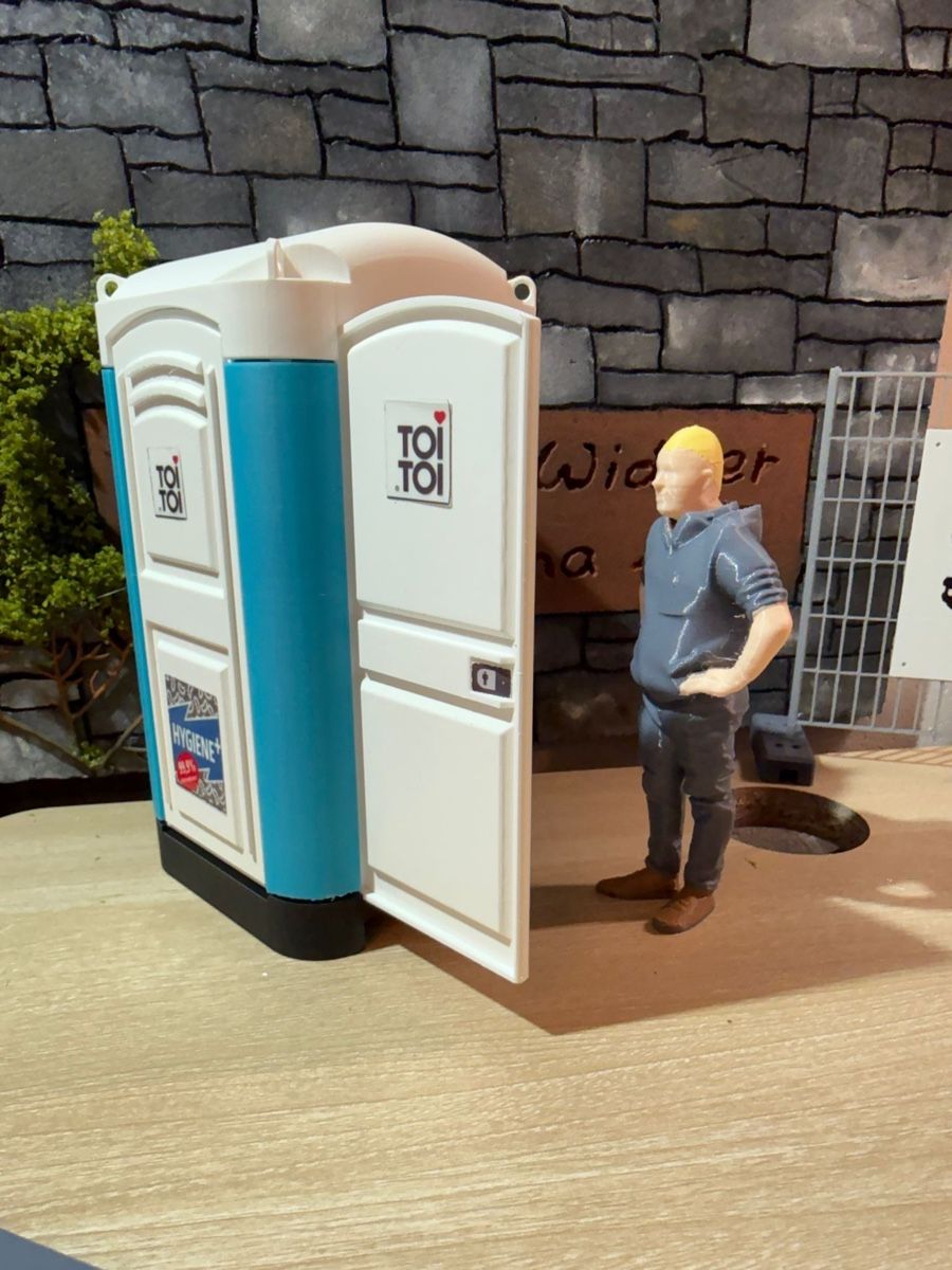 Modellismo RC: Baustellen WC ToiToi / Dixi Klo 1:14 – Nuovo e nell'imballaggio originale da Altdorf UR venduto da modellbau-widmer