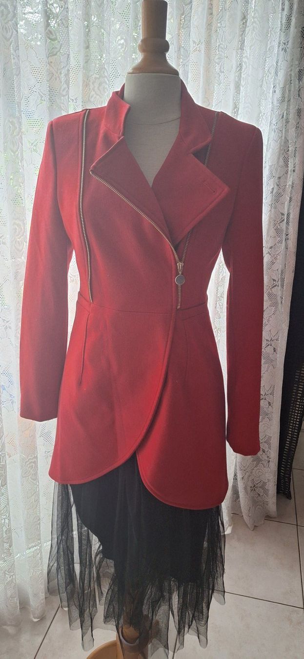Vestes: Veste longue Rinascimento Taille M – D'occasion à St-Triphon par Jldr0 1
