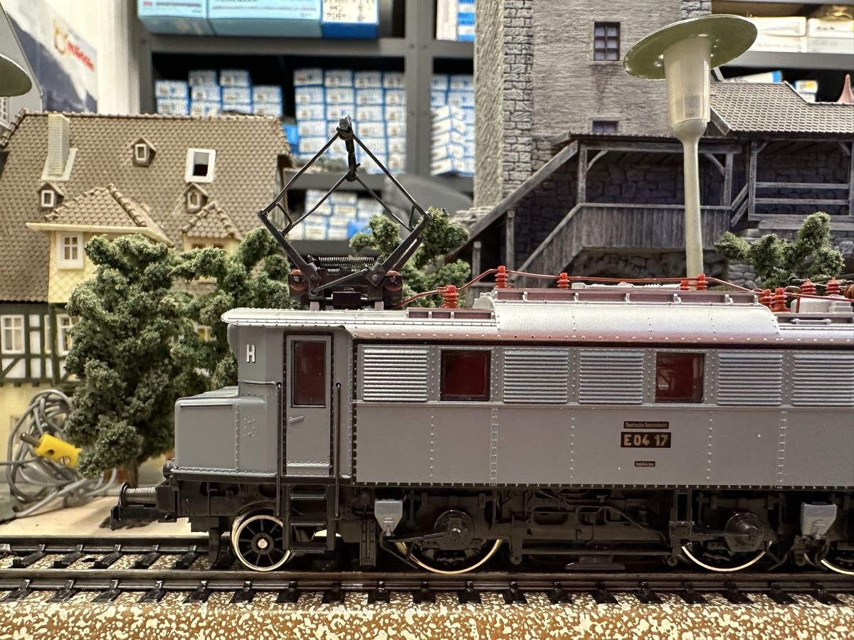 Märklin Modelleisenbahnen: Märklin 3100 DRG E04 17 – Gebraucht aus Lupsingen von New-Haven 1