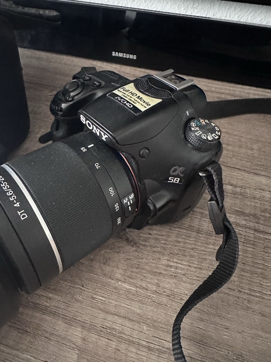 Sony Appareil photo: Sony Alpha SLT-A58 Digital Camera with Lens and Case! – D'occasion à Pratteln par Besliu.Claudiu 1
