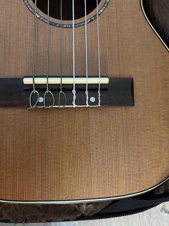 Strumenti musicali: Offrez une mini guitare à votre enfant – Usato da La Tour-de-Peilz venduto da SuperSol 1