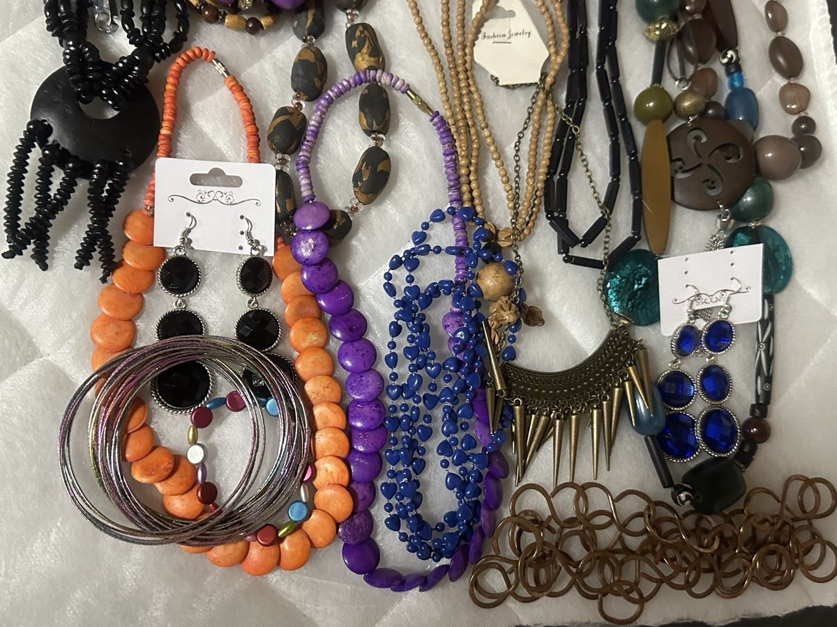 Sonstiger Schmuck: Modeschmuck Set Ketten schmuck – Gebraucht aus Deitingen von Himhip 1