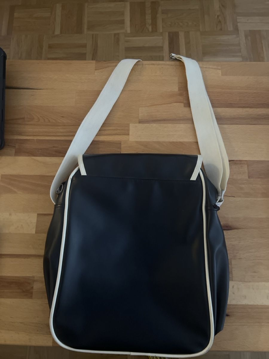 Reebok Borse: JOLI SAC REEBOK – Nuovo (secondo la descrizione) da Brügg BE venduto da traindenuit 1