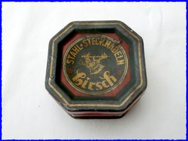 alte Blechdose "HIRSCH" (grün) - für Stahl-Stecknadeln