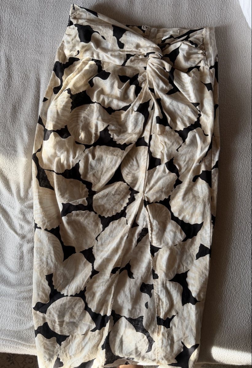 H&M Jupes: Leinen Rock von H&M – D'occasion à Pfäffikon ZH par lenaviktoria