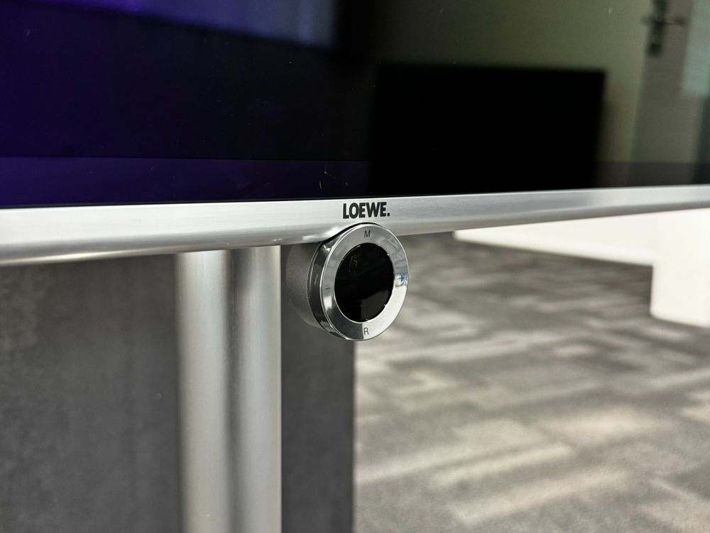 Loewe Individual 55 SL220 mit elektrischem Standfuss (Gebraucht