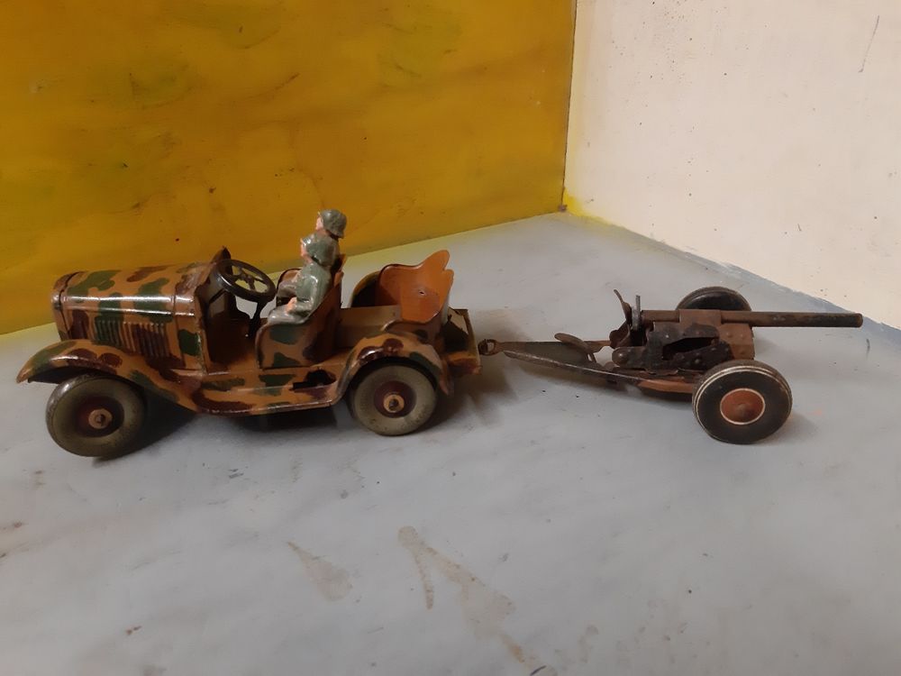 Kübelwagen et canon anti-char Tipco 1