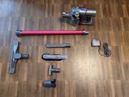 Dyson DC45 Staubsauger mit Zubehör guter Zustand!!